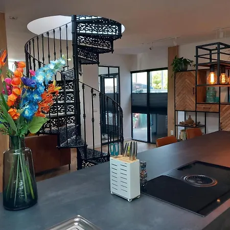 Luxurious House Close To The Center Of Amsterdam Apartment